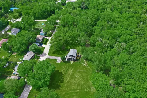 View/Area - 2711 Old Oak Dr, Mchenry, IL 60050 photo 1 of 5