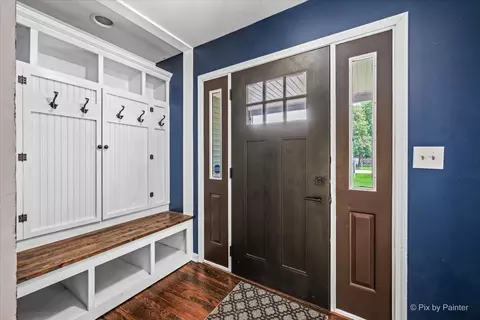 Entry Way - 2711 Old Oak Dr, Mchenry, IL 60050 photo 2 of 3