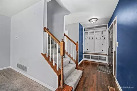 Entry Way - 2711 Old Oak Dr, Mchenry, IL 60050 photo 1 of 3