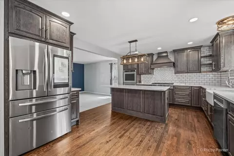 Kitchen - 2711 Old Oak Dr, Mchenry, IL 60050 photo 3 of 5