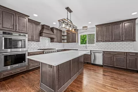 Kitchen - 2711 Old Oak Dr, Mchenry, IL 60050 photo 2 of 5