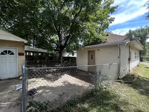 Exterior - 203 Whittier St, Georgetown, IL 61846 photo 3 of 5