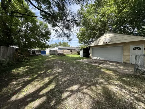 Exterior - 203 Whittier St, Georgetown, IL 61846 photo 2 of 5