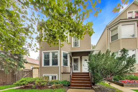 5753 W Giddings St, Chicago, IL 60630