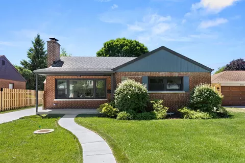8918 Parkside Ave, Morton Grove, IL 60053