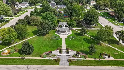View/Area - 1310 Park St, Mchenry, IL 60050 photo 3 of 6