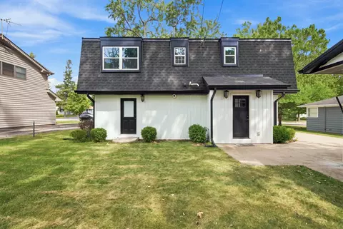 Exterior - 3703 Bluebird Ln, Rolling Meadows, IL 60008 photo 3 of 5