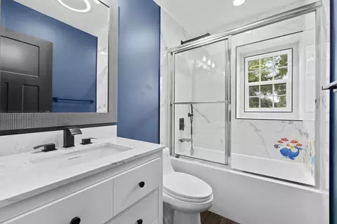 Bath - 3703 Bluebird Ln, Rolling Meadows, IL 60008 photo 3 of 3
