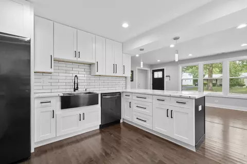 Kitchen - 3703 Bluebird Ln, Rolling Meadows, IL 60008 photo 5 of 5