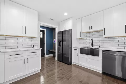 Kitchen - 3703 Bluebird Ln, Rolling Meadows, IL 60008 photo 3 of 5