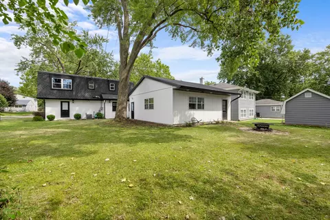 Exterior - 3703 Bluebird Ln, Rolling Meadows, IL 60008 photo 5 of 5