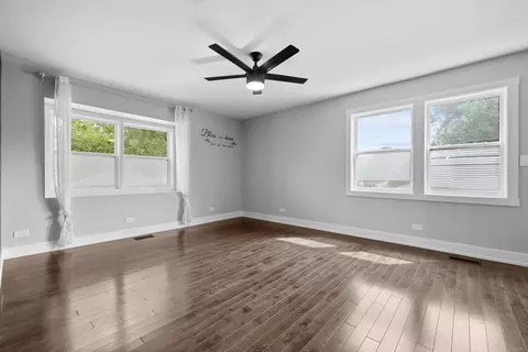 Living - 3703 Bluebird Ln, Rolling Meadows, IL 60008 photo 3 of 3
