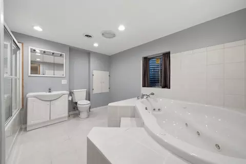 Bath - 23645 N Denise St, Plainfield, IL 60585 photo 3 of 5