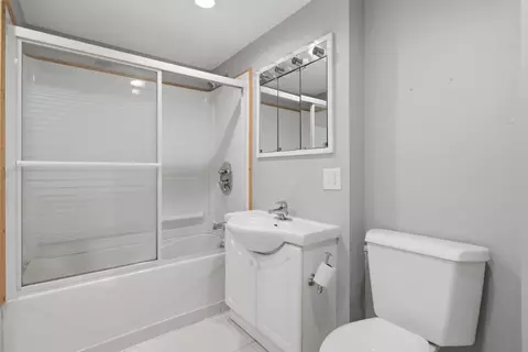 Bath - 23645 N Denise St, Plainfield, IL 60585 photo 2 of 5