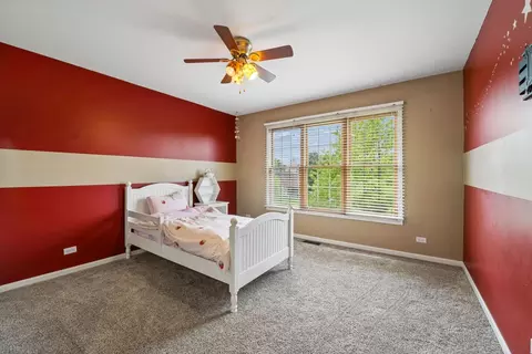 Bedroom - 2071 Tunbridge Trl, Algonquin, IL 60102 photo 3 of 3