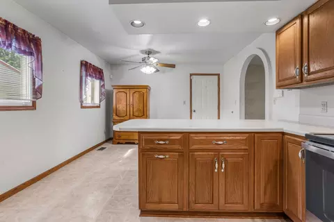 Kitchen - 2903 Sangamon Dr, Champaign, IL 61821 photo 3 of 4