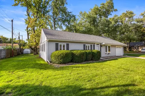 Exterior - 2903 Sangamon Dr, Champaign, IL 61821 photo 2 of 5
