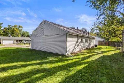 Exterior - 2903 Sangamon Dr, Champaign, IL 61821 photo 5 of 5