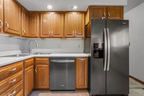 Kitchen - 2903 Sangamon Dr, Champaign, IL 61821 photo 4 of 4