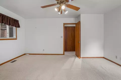 Bedroom - 2903 Sangamon Dr, Champaign, IL 61821 photo 6 of 7