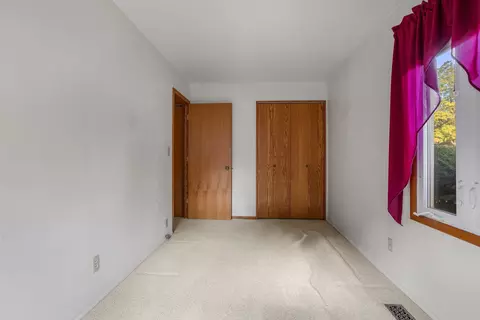 Bedroom - 2903 Sangamon Dr, Champaign, IL 61821 photo 4 of 7