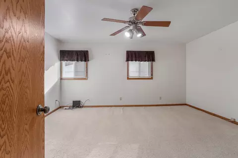 Bedroom - 2903 Sangamon Dr, Champaign, IL 61821 photo 5 of 7