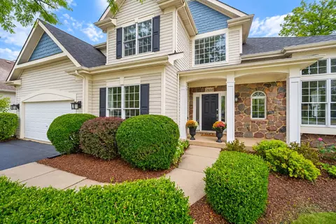 Exterior - 2030 Tunbridge Trl, Algonquin, IL 60102 photo 4 of 14