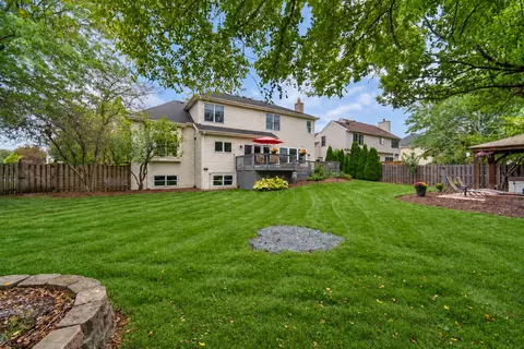 Exterior - 2030 Tunbridge Trl, Algonquin, IL 60102 photo 12 of 14