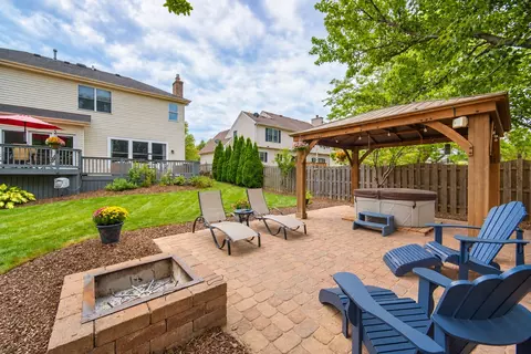 Exterior - 2030 Tunbridge Trl, Algonquin, IL 60102 photo 9 of 14