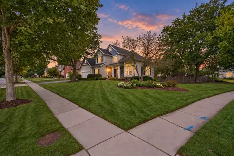 Exterior - 2030 Tunbridge Trl, Algonquin, IL 60102 photo 3 of 14