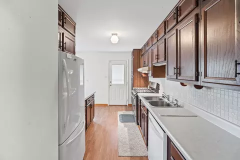 Kitchen - 2207 Kingfisher Ln, Rolling Meadows, IL 60008 photo 2 of 3
