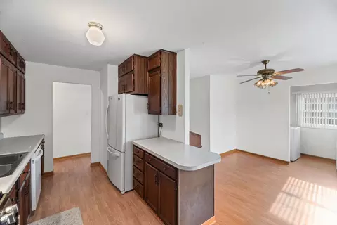 Kitchen - 2207 Kingfisher Ln, Rolling Meadows, IL 60008 photo 3 of 3