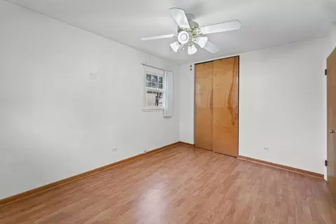 Bedroom - 2207 Kingfisher Ln, Rolling Meadows, IL 60008 photo 5 of 7