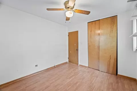 Bedroom - 2207 Kingfisher Ln, Rolling Meadows, IL 60008 photo 2 of 7