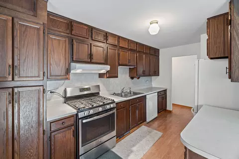 Kitchen - 2207 Kingfisher Ln, Rolling Meadows, IL 60008 photo 1 of 3