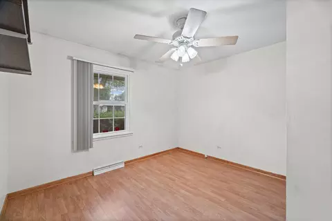 Bedroom - 2207 Kingfisher Ln, Rolling Meadows, IL 60008 photo 6 of 7