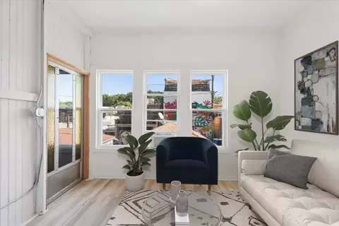 Living - 5723 N Artesian Ave, Chicago, IL 60659 photo 4 of 6