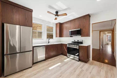 Kitchen - 5723 N Artesian Ave, Chicago, IL 60659 photo 3 of 7
