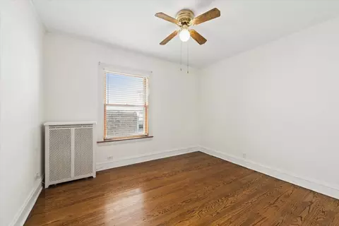 Bedroom - 5723 N Artesian Ave, Chicago, IL 60659 photo 3 of 5