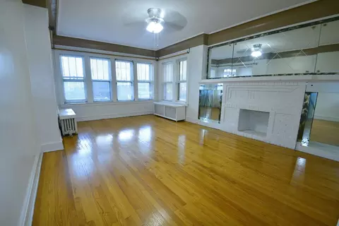 Living - 5723 N Artesian Ave, Chicago, IL 60659 photo 5 of 6
