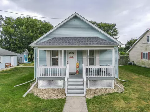 Exterior - 202 N Cedar St, Gardner, IL 60424 photo 1 of 7