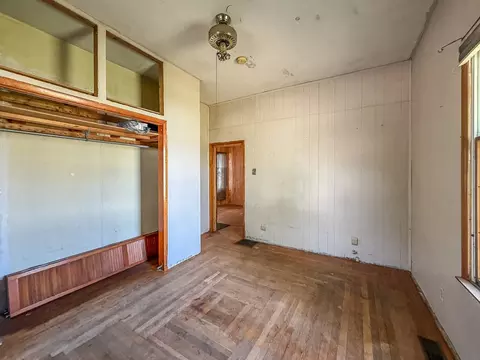 Bedroom - 2105 Dewitt Ave, Mattoon, IL 61938 photo 2 of 6