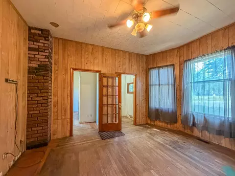 Living - 2105 Dewitt Ave, Mattoon, IL 61938 photo 3 of 3
