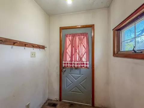 Entry Way - 2105 Dewitt Ave, Mattoon, IL 61938 photo 1 of 1