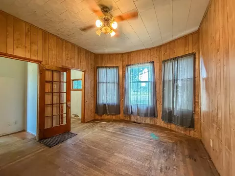 Living - 2105 Dewitt Ave, Mattoon, IL 61938 photo 2 of 3