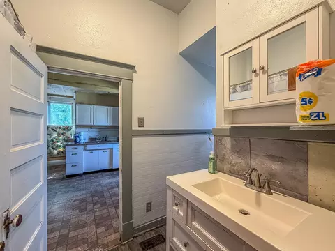 Bath - 2105 Dewitt Ave, Mattoon, IL 61938 photo 1 of 2