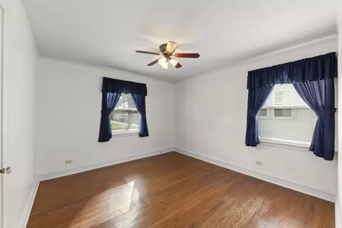 Bedroom - 14918 Hamlin Ave, Midlothian, IL 60445 photo 1 of 5