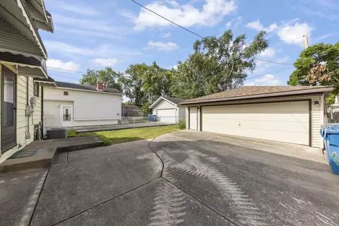 Exterior - 14918 Hamlin Ave, Midlothian, IL 60445 photo 3 of 7