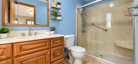 Bath - 760 Riverside Ct, Kankakee, IL 60901 photo 1 of 3