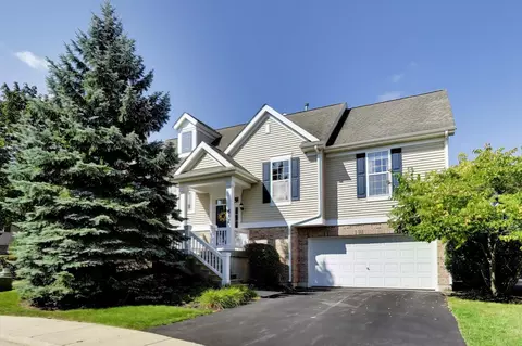 612 N Hidden Prairie Ct, Palatine, IL 60067